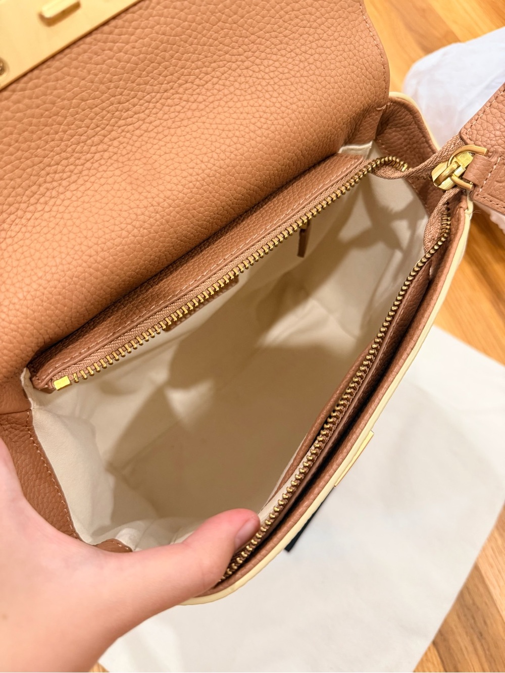 Parisa Wang Calf Leather Crossbody Bag/ Backpack - Picture 8 of 13